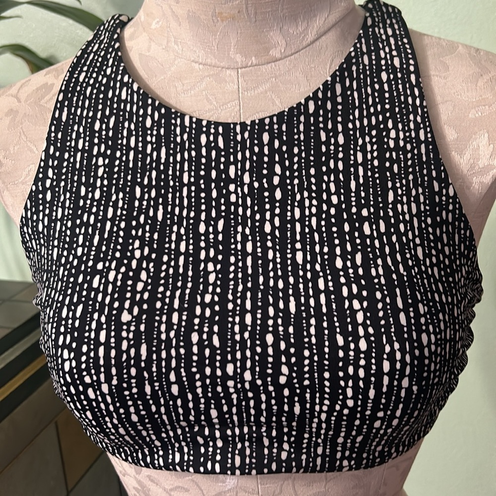 Athleta Black and White Patterned Women's sports top - Picture 5 of 8
